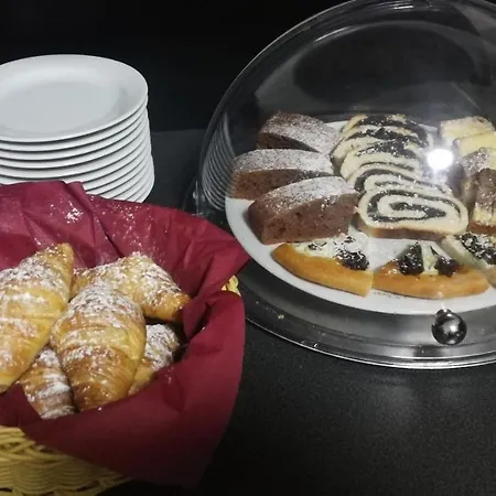 潘普鲁洪尼斯图利酒店 3* 普鲁奥尼斯